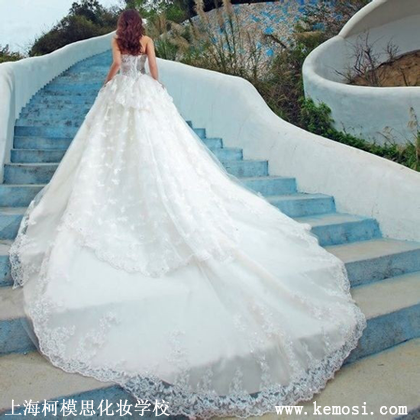 新娘妝容應該注意哪些細節？化妝學校