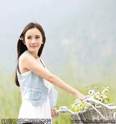 方臉如何化妝好看