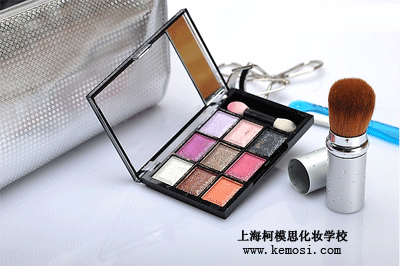 上海哪個化妝培訓學校就業最有保障？上?？履Ｋ蓟瘖y學校