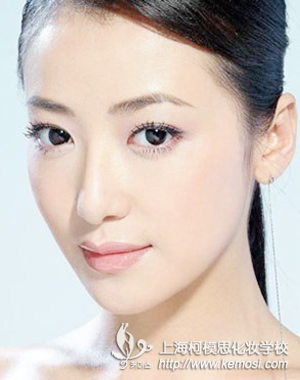 女孩子學化妝好嗎,上海哪里學化妝好？