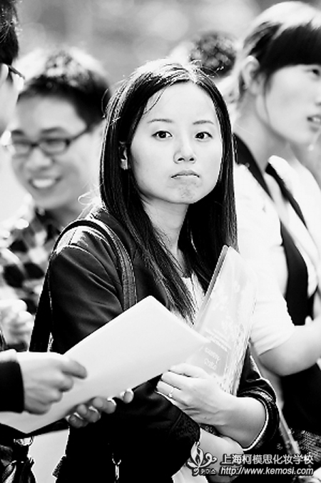 學化妝能做什么？是不是很好找工作？之面臨入錯嚴峻的就業形勢，學化妝能有一定的立足之地嗎？