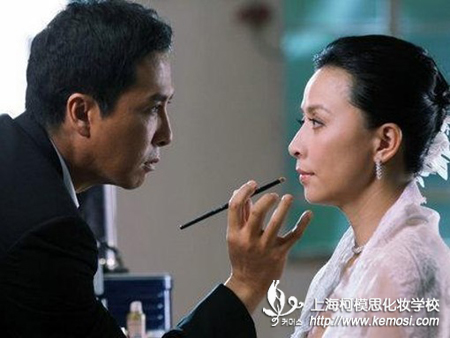 如何成為一名化妝師？該怎樣做？之連男性都稱羨的職業，你知道怎樣去實現職業夢嗎？你需要化妝學校這位伙伴同行