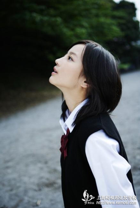 高考失利者學(xué)什么好？學(xué)化妝有沒有前途？之高中生去學(xué)化妝會(huì)有前途嗎？答案為yes