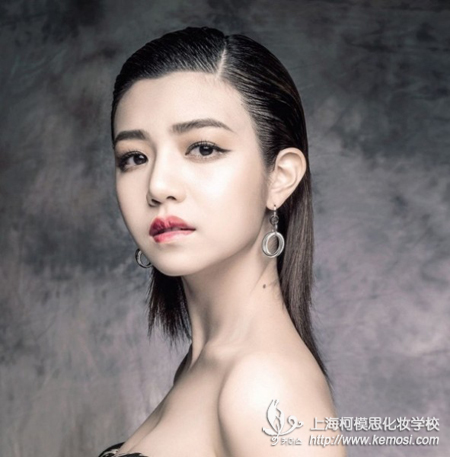 唇妝怎么畫？什么樣的女生適合畫大紅唇呢？之陳妍希