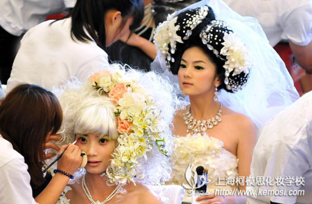 化妝師可以從事哪些職業(yè)？就業(yè)難不難？之化妝師就業(yè)導向如此廣泛，可以不用擔心就業(yè)難的問題