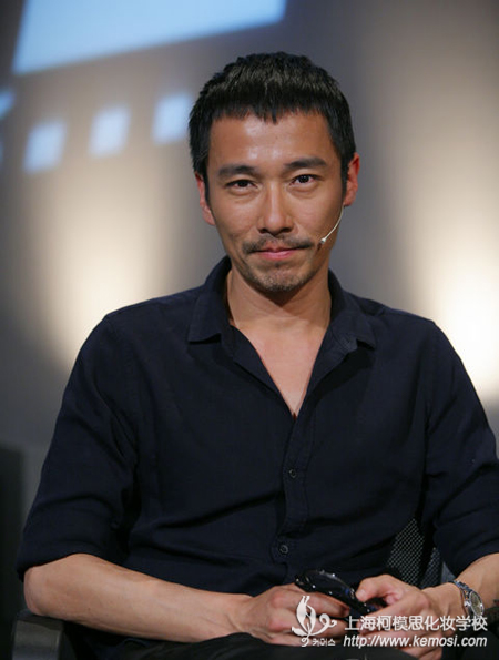 男生可從事化妝行業嗎？有沒有發展空間？之你也可以向李大齊一樣，能在化妝時尚界創出屬于你的一片天