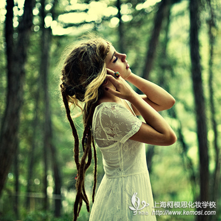 學化妝去哪好？上海嘉定化妝學校哪里好？之去更繁華時尚的地段學化妝，才是更好的選擇