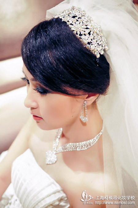 學化妝要多久可以就業？怎么樣成為化妝師？之學化妝要多久，得看你想學到什么程度以及你想發展到什么程度