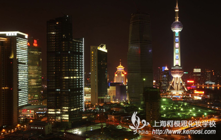 上海學(xué)化妝好嗎？去哪學(xué)最好？之上海的確是學(xué)習(xí)化妝的好去處