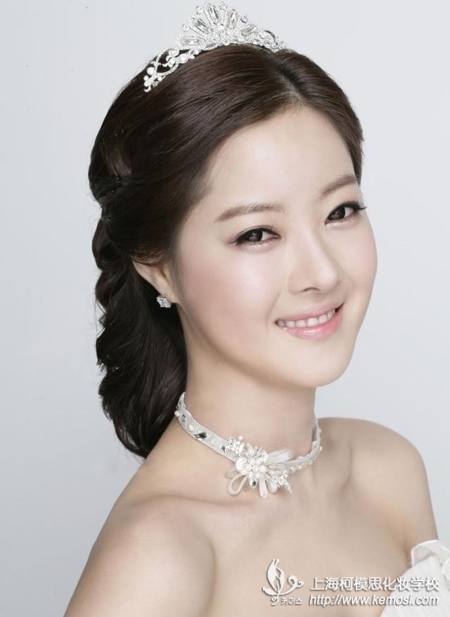 貴陽哪家化妝學校好？如何選擇？之選擇好的化妝學校，還是不要將目光局限在貴陽，去更大的城市才是更好的選擇