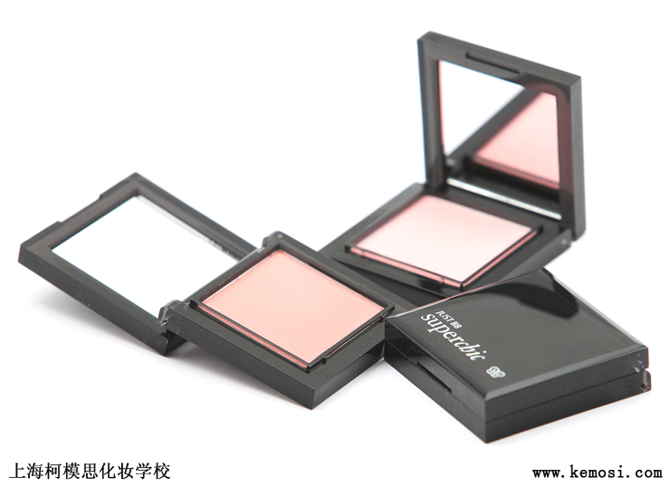 女生學(xué)化妝以后可以從事什么工作？上海柯模思化妝學(xué)校