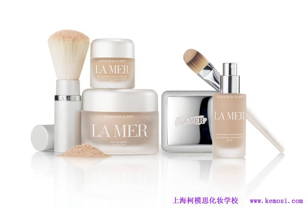 粉底究竟有什么作用？讓上?？履Ｋ蓟瘖y學校為你講述
