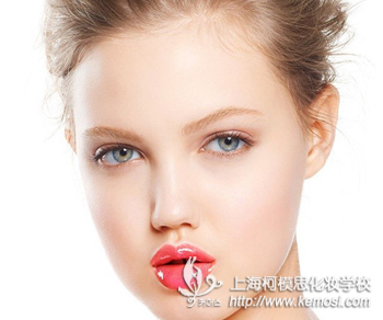 約會時如何打扮自己？柯模思教你打造最吸引異性的約會妝（女生篇）