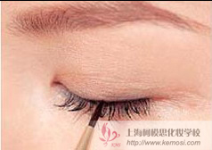 怎么讓眼睛變大？教你小眼睛的化妝秘訣,讓眼睛更深邃有神