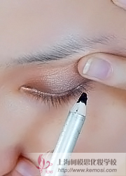 怎么畫好眼線?跟韓國藝人Angelababy學畫韓式眼線,炫動韓國風