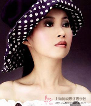 煙熏妝怎么畫(huà)?如何畫(huà)好煙熏妝?教你畫(huà)幾款煙熏妝妝容