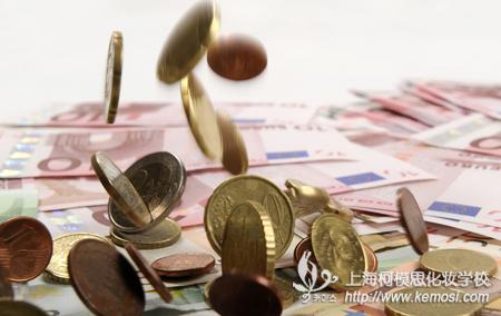 上?？履Ｋ蓟瘖y學校學費多少錢，學化妝一般要多少錢？