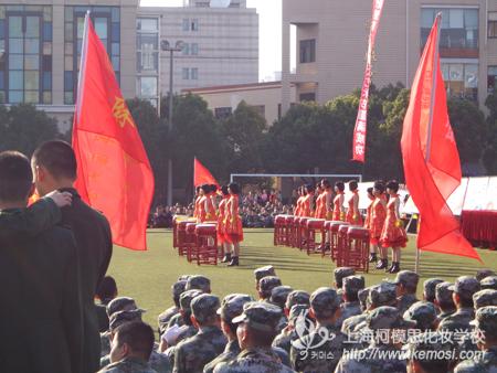 第六屆軍大藝術節開幕式暨廣場文藝界節目比賽 學生負責演員妝容