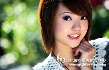 女孩子學(xué)什么專業(yè)好？學(xué)化妝好不好?（一）