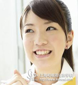 我要學化妝，學化妝哪里好？上海學化妝好嗎？