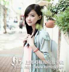 學化妝哪里好？學化妝有前途嗎？哪里學化妝好？