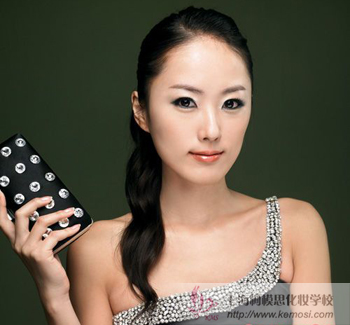 2012情人節最新約會流行什么妝容?嫵媚眼妝助你迷倒眾生