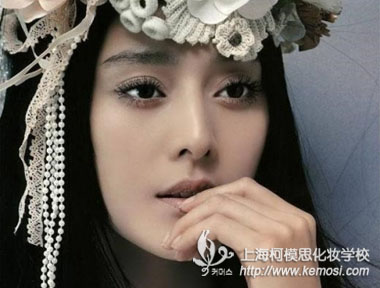 做化妝需要好口才嗎？優(yōu)秀化妝師一定要具備好口才嗎？