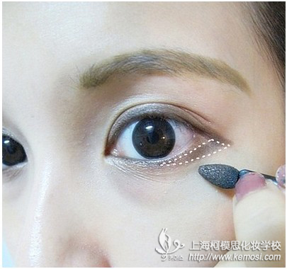 初學者如何畫眼線？怎樣畫出楚楚動人惹人憐愛的大眼睛？