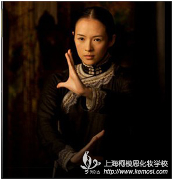 影視化妝師打造“王家衛式”美女  復古妝PK前衛妝