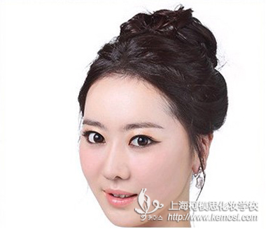 好看韓式新娘盤發大集合 ，柯模思教你選擇最適合自己的新娘發型