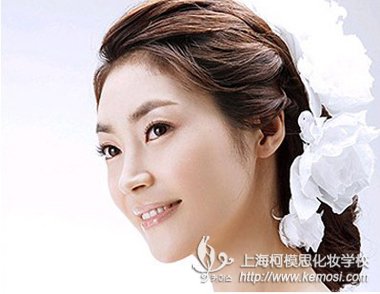 好看韓式新娘盤發大集合 ，柯模思教你選擇最適合自己的新娘發型