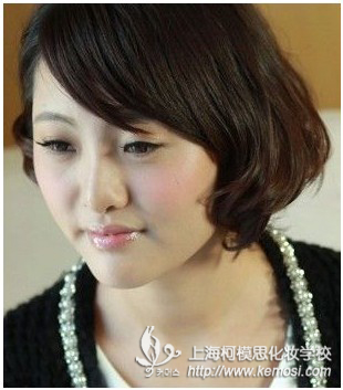 柯模思教你輕松打造嬌羞魅人桃花妝  帶來桃花運
