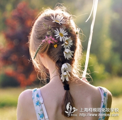 學(xué)化妝報名前要注意的問題 柯模思教你謹(jǐn)慎選擇化妝學(xué)校