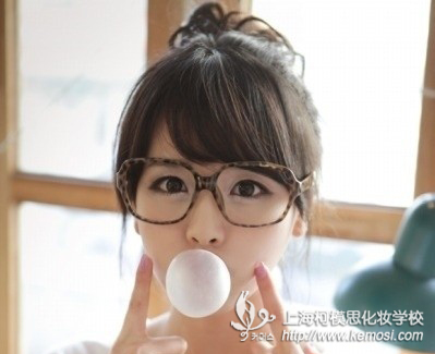 上海最便宜的彩妝學(xué)校是哪個？教學(xué)質(zhì)量好不好？