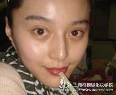 明星化妝前后判若兩人_化妝師的神秘之處