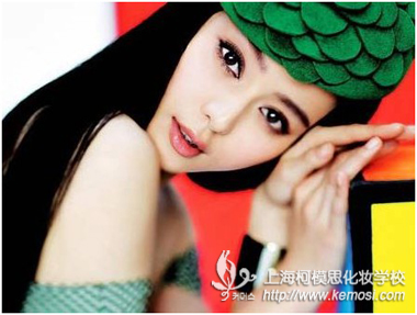 明星化妝前后判若兩人_化妝師的神秘之處
