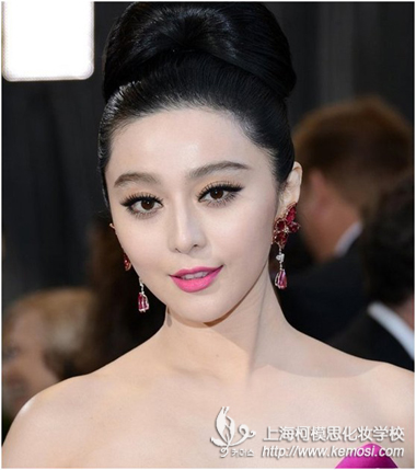 中國女星范冰冰復古紅唇妝   奧斯卡紅毯艷壓群芳