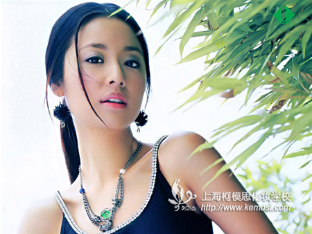 中秋佳節，化什么妝容來聚會_上海柯模思化妝學校