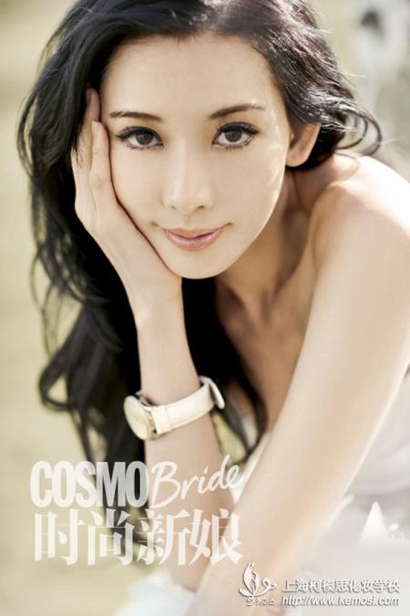 林志玲演繹時尚新娘 甜美妝容跪求女神的愛情