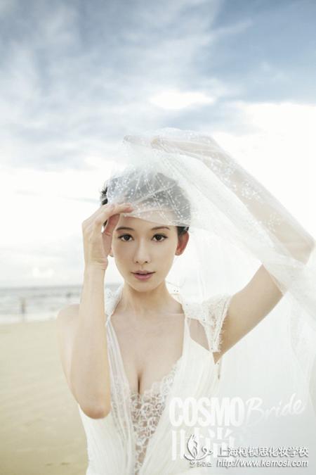 林志玲演繹時尚新娘 甜美妝容跪求女神的愛情