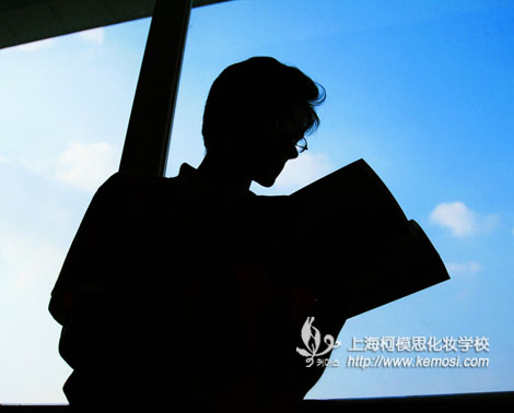 30幾歲的人學(xué)啥好_上海柯模思化妝學(xué)校