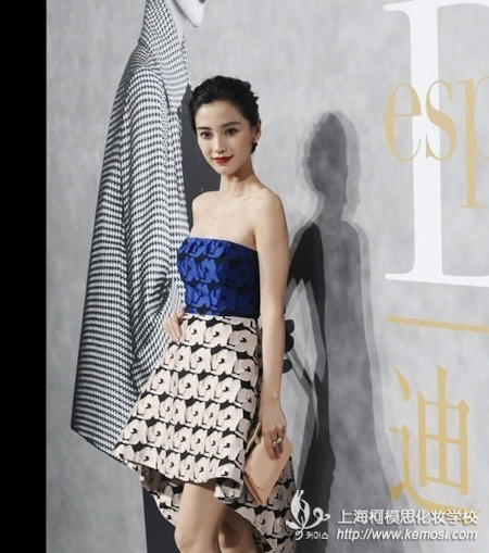 唇妝怎么畫？什么樣的女生適合畫大紅唇呢？之Angelababy
