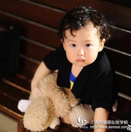 讓《小爸爸》夏天小朋友帶你領略兒童發型的萌味之卷發