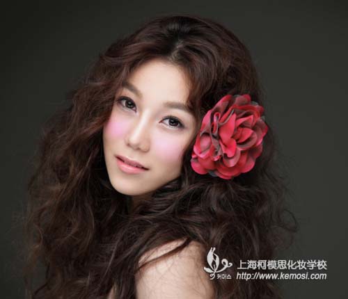 哪里學化妝好 化妝學校哪里好_上海柯模思化妝學校