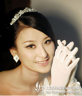 化妝學(xué)校的選擇是將來就業(yè)的關(guān)鍵
