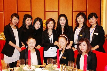 我校參加虹泉麗笙酒店“春之笙”婚禮秀現場_上海柯模思化妝學校