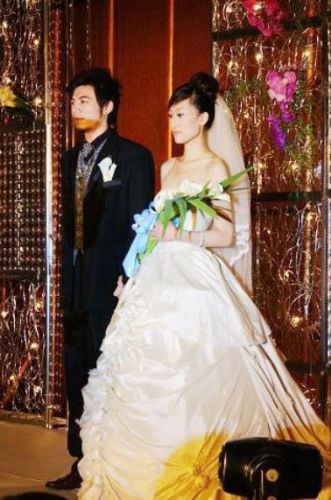 我校參加虹泉麗笙酒店“春之笙”婚禮秀現場_上海柯模思化妝學校