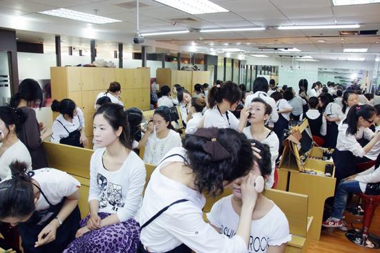 韓國化妝師等級證書考試現場