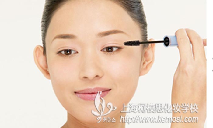 女孩子學化妝怎么樣