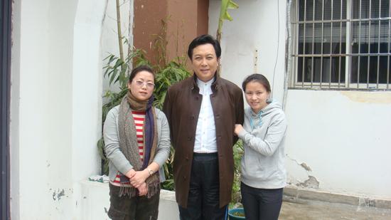 負(fù)責(zé)某品牌洗發(fā)水廣告拍攝化妝造型